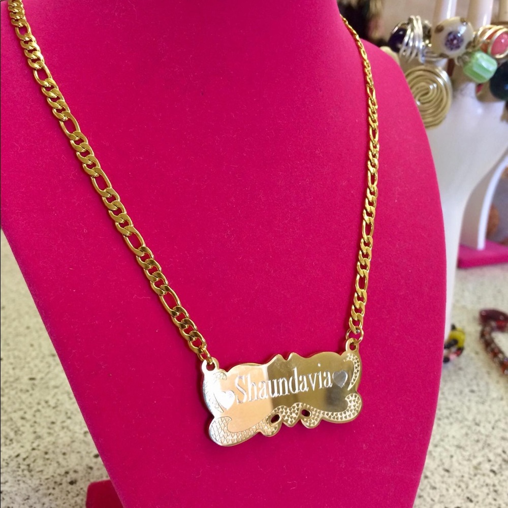 Custom nameplate necklace